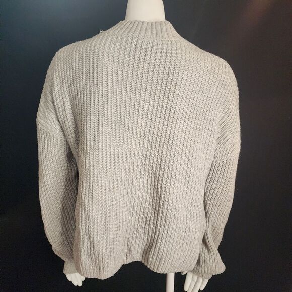 Gap Gray Sweater (M) - Picture 4 of 5